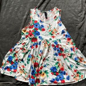 Agnes and Dora floral top